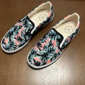 Inkkas Slip-On Shoes size 10